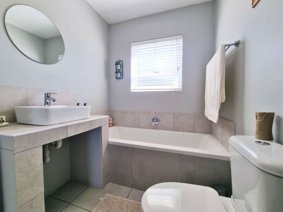 3 Bedroom Property for Sale in Sandbaai Western Cape